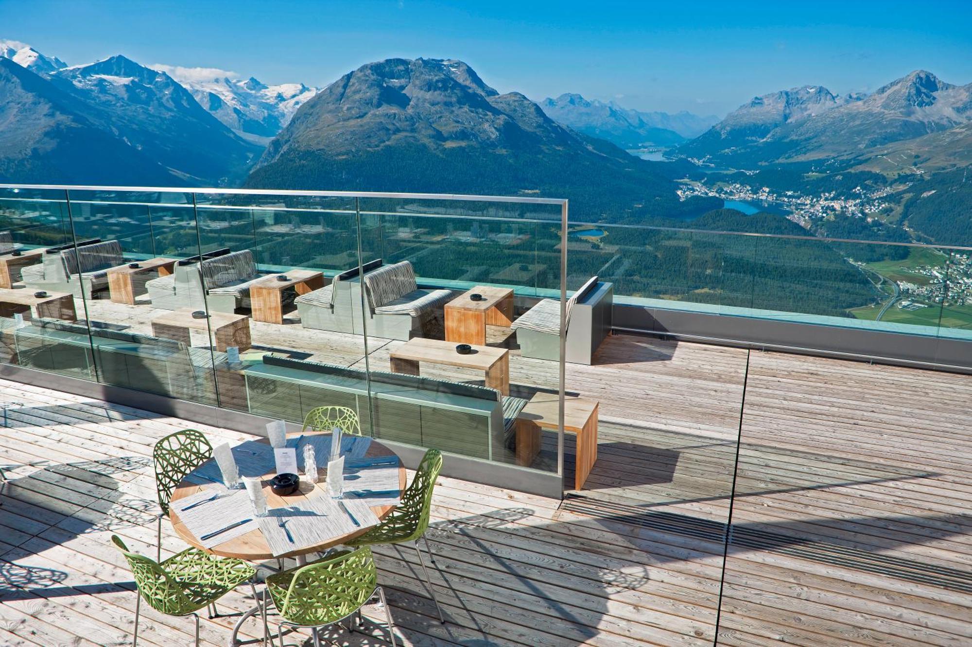 Romantik Hotel Muottas Muragl 자메단 외부 사진