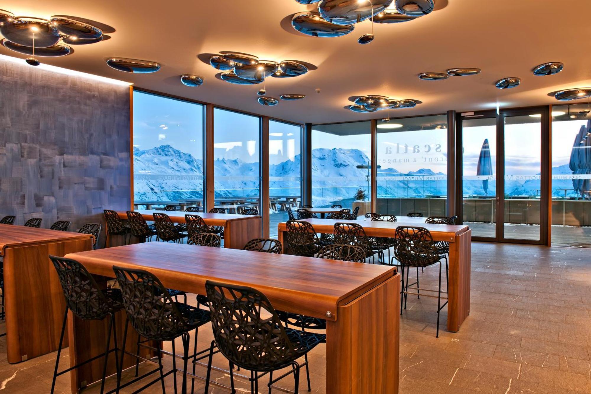Romantik Hotel Muottas Muragl 자메단 외부 사진