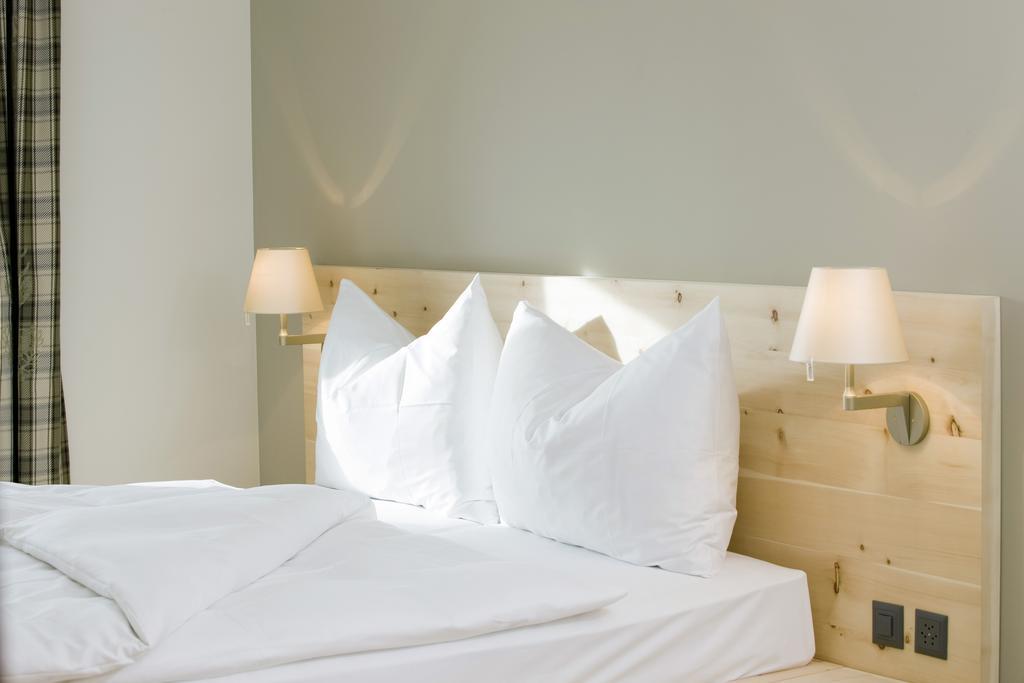 Romantik Hotel Muottas Muragl 자메단 외부 사진