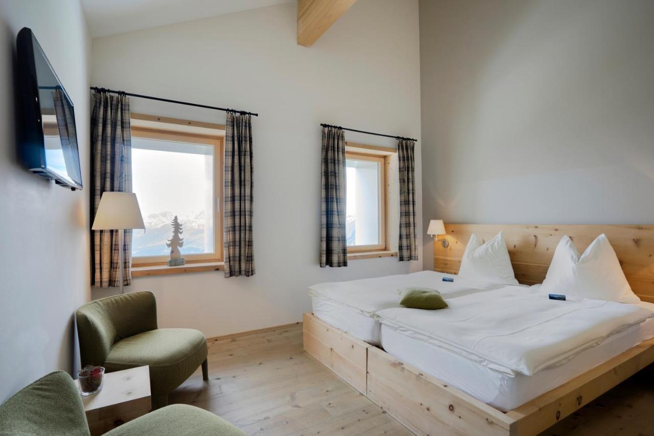 Romantik Hotel Muottas Muragl 자메단 외부 사진